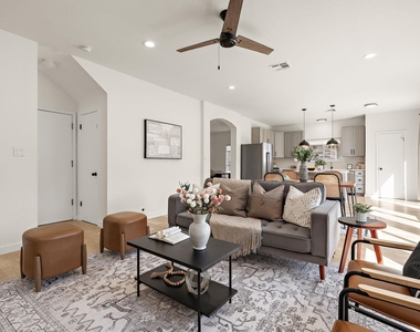 3817 Tailfeather Dr - Photo Thumbnail 9