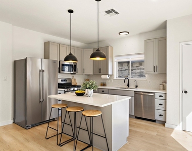 3817 Tailfeather Dr - Photo Thumbnail 2
