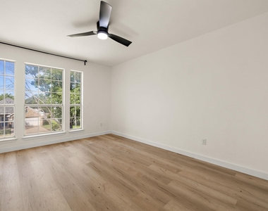 3817 Tailfeather Dr - Photo Thumbnail 29