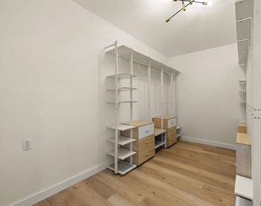 3817 Tailfeather Dr - Photo Thumbnail 23