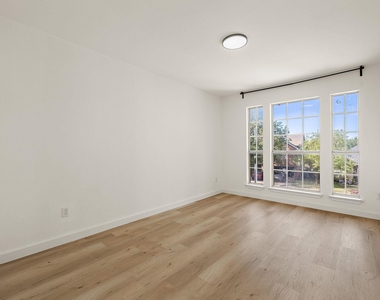 3817 Tailfeather Dr - Photo Thumbnail 30