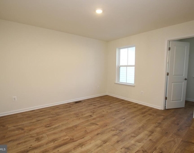 390 Scranton Lane - Photo Thumbnail 9