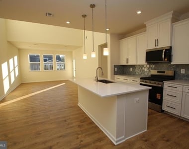 390 Scranton Lane - Photo Thumbnail 2