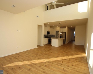 390 Scranton Lane - Photo Thumbnail 5