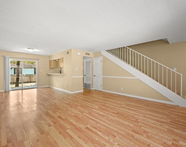 807 Castle Ridge Rd - Photo Thumbnail 7