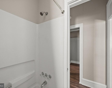 2000 Delaware Avenue - Photo Thumbnail 7