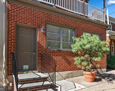 2000 Delaware Avenue - Photo Thumbnail 1
