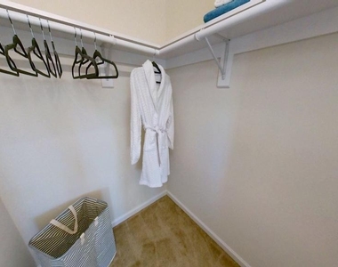 801 Mapleton Avenue - Photo Thumbnail 8