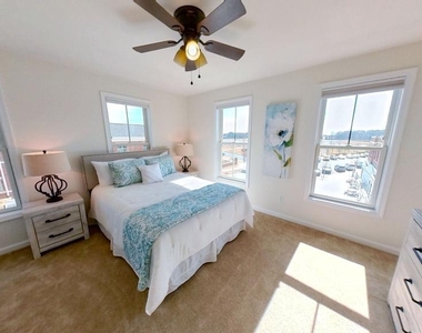 801 Mapleton Avenue - Photo Thumbnail 7