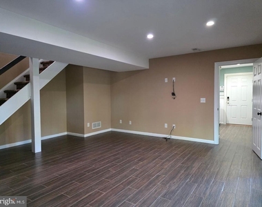 27 Bridleshire Road - Photo Thumbnail 8