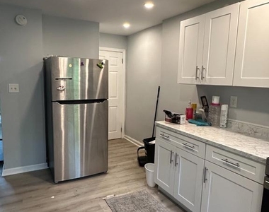 145 Madison Drive - Photo Thumbnail 14