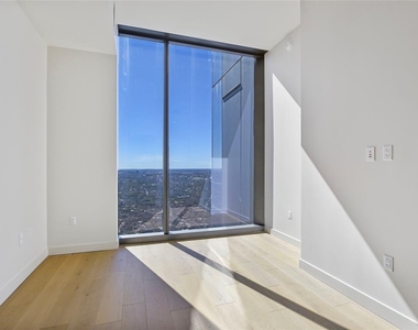 44 East Ave - Photo Thumbnail 14