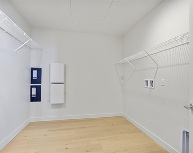 44 East Ave - Photo Thumbnail 16
