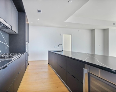 44 East Ave - Photo Thumbnail 13