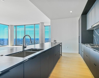 44 East Ave - Photo Thumbnail 12