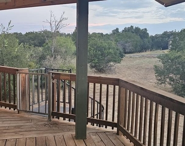 102 Falcon Ln - Photo Thumbnail 1