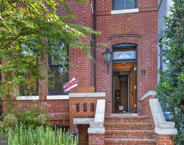 152 13th Street Se - Photo Thumbnail 2