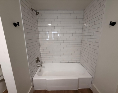 3304 Red River St - Photo Thumbnail 13