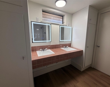 3304 Red River St - Photo Thumbnail 14