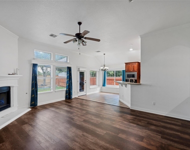 2811 Checker Dr - Photo Thumbnail 2