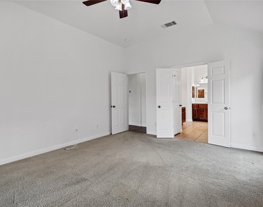 2811 Checker Dr - Photo Thumbnail 8