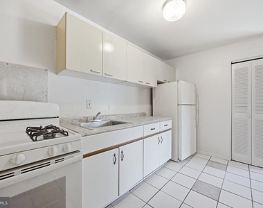 1307 Congress Street Se - Photo Thumbnail 6