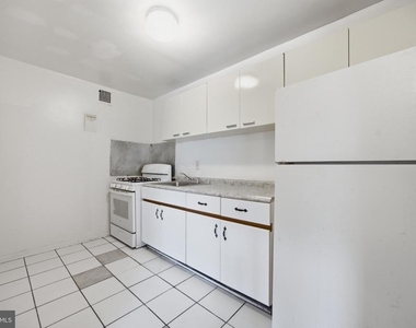 1307 Congress Street Se - Photo Thumbnail 7