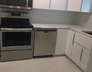 2111 Wisconsin Avenue Nw - Photo Thumbnail 4