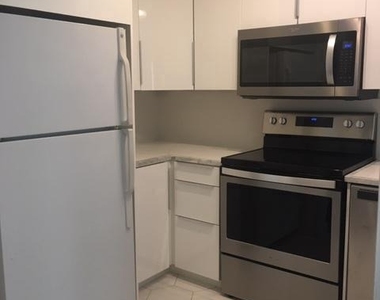 2111 Wisconsin Avenue Nw - Photo Thumbnail 2