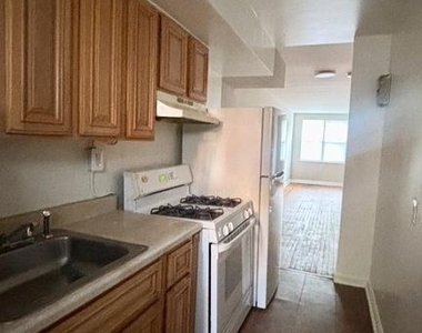 400 Chaplin Street Se - Photo Thumbnail 4