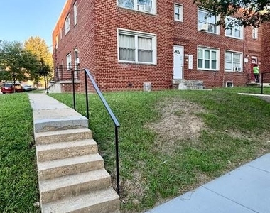 400 Chaplin Street Se - Photo Thumbnail 1
