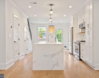 477 Ridge Street Nw - Photo Thumbnail 3