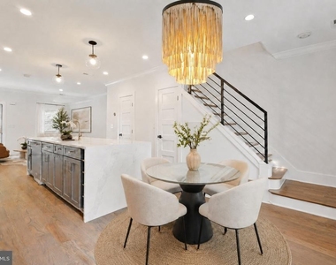 477 Ridge Street Nw - Photo Thumbnail 4