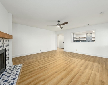 4808 Wind River Rd - Photo Thumbnail 3