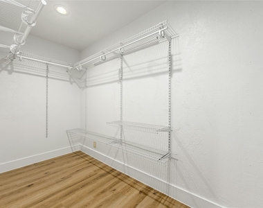 4808 Wind River Rd - Photo Thumbnail 9