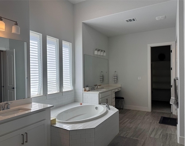 169 Sunnys Halo Ct - Photo Thumbnail 14