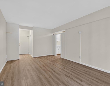 1711 Massachusetts Avenue Nw - Photo Thumbnail 2