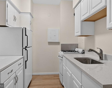 1711 Massachusetts Avenue Nw - Photo Thumbnail 4