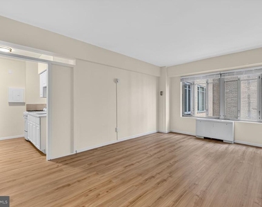 1711 Massachusetts Avenue Nw - Photo Thumbnail 3