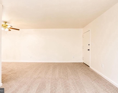 4925 Quarles Street Ne - Photo Thumbnail 2