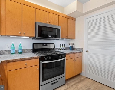631 D Street Nw - Photo Thumbnail 11