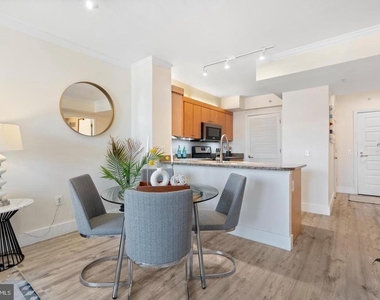 631 D Street Nw - Photo Thumbnail 8