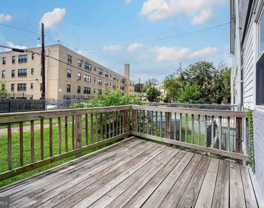257 Newcomb Street Se - Photo Thumbnail 30