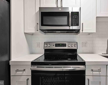 257 Newcomb Street Se - Photo Thumbnail 14