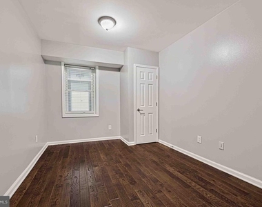 257 Newcomb Street Se - Photo Thumbnail 18