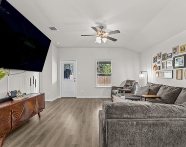 4318 Allison Dr - Photo Thumbnail 16