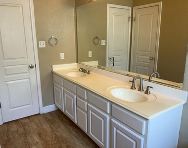 5982 Fergus Dr - Photo Thumbnail 24