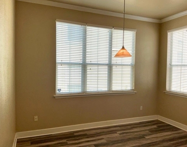 5982 Fergus Dr - Photo Thumbnail 15