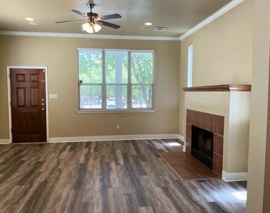 5982 Fergus Dr - Photo Thumbnail 6