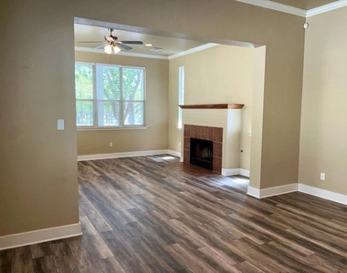 5982 Fergus Dr - Photo Thumbnail 8
